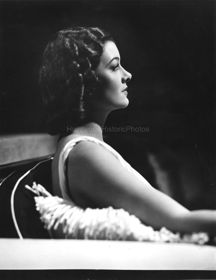 Myrna Loy 1933 2 wm.jpg